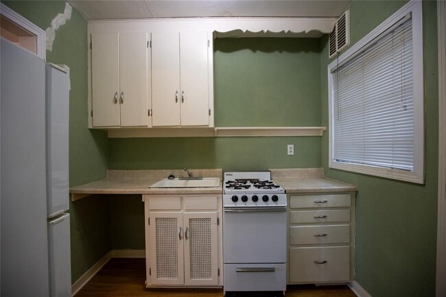 Foto del edificio - 1009 W 25th St