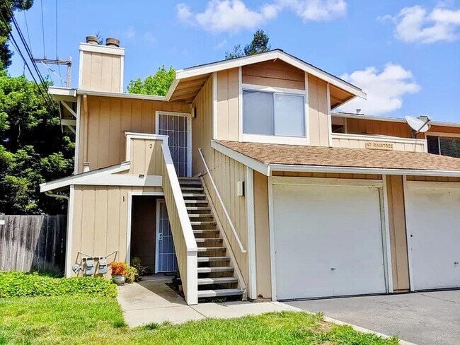 Building Photo - 47 Raintree Ct