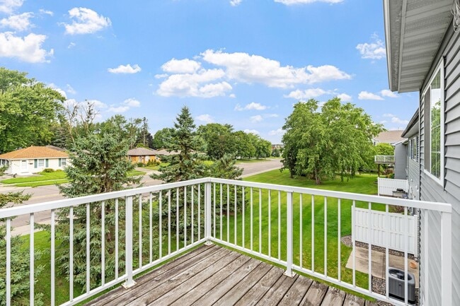 Building Photo - 3bd, 2ba town home in NEW HOPE, avail NOW