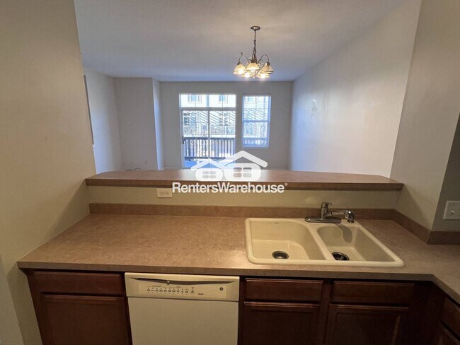 Foto del edificio - 8134 Oakview Cir N