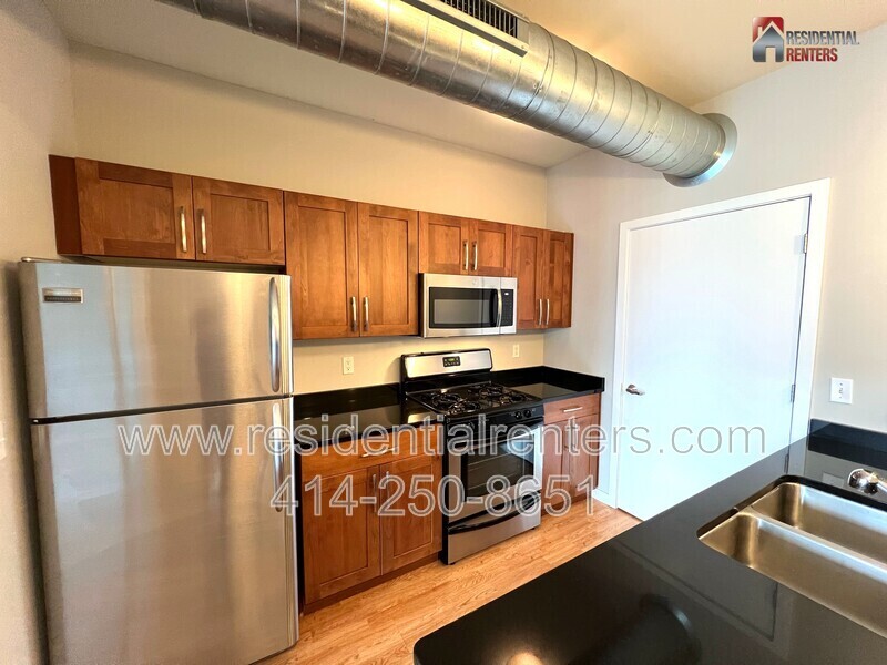 Primary Photo - 1541 N Jefferson St