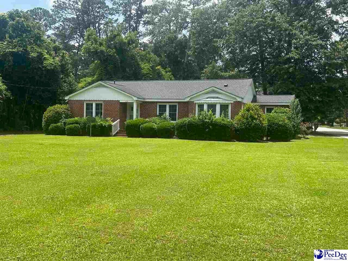 Foto principal - 503 Greenway Dr