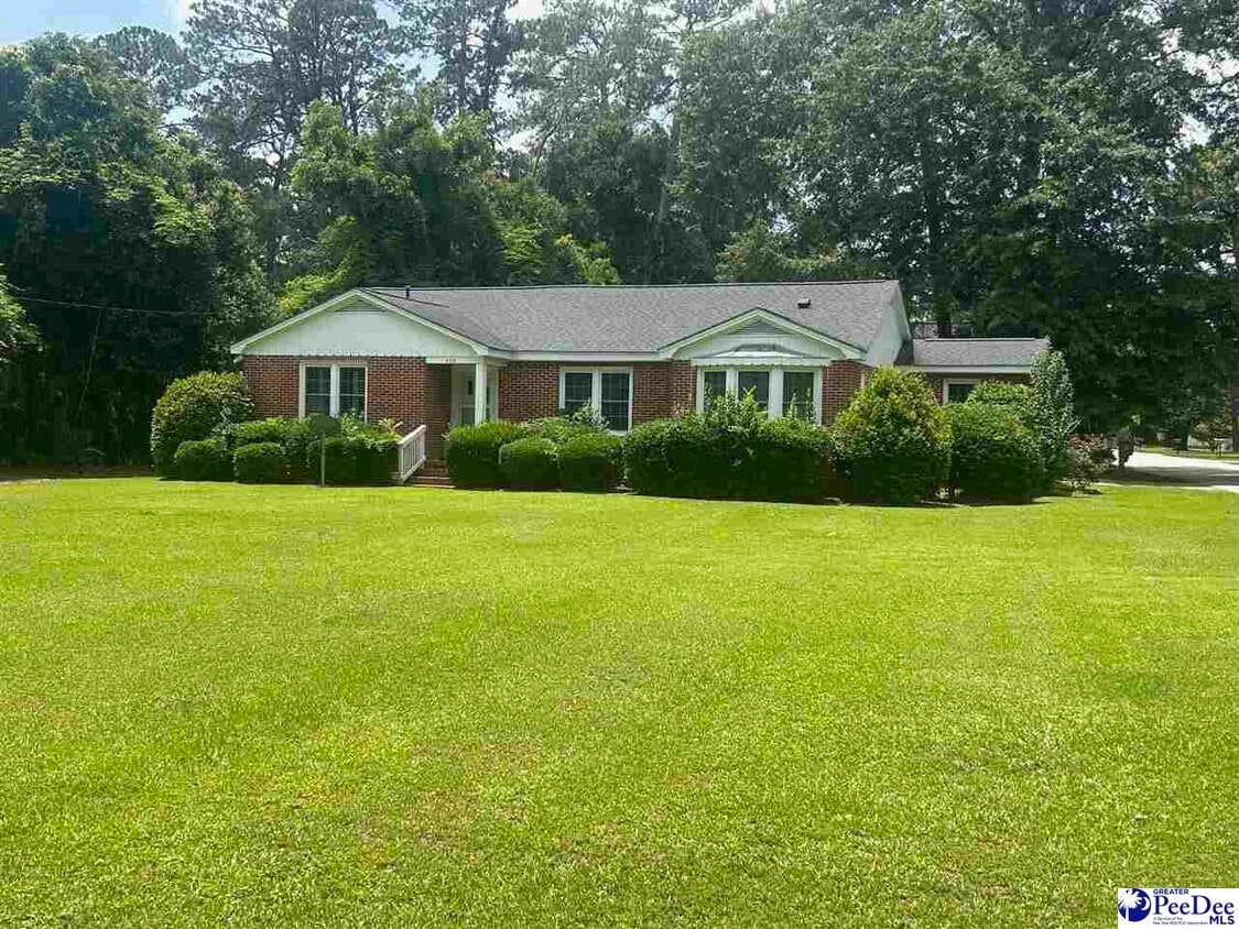Primary Photo - 503 Greenway Dr