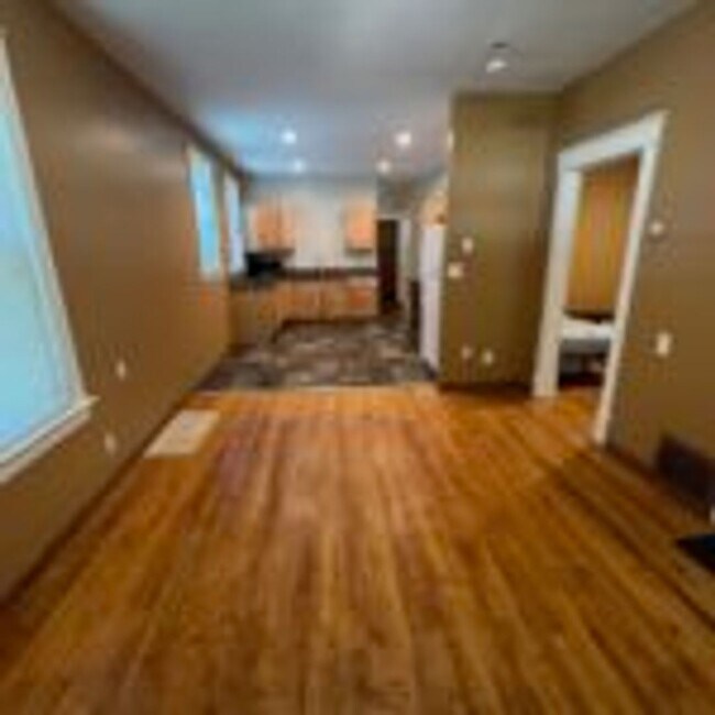 Foto del edificio - 425 N 27th Ave W