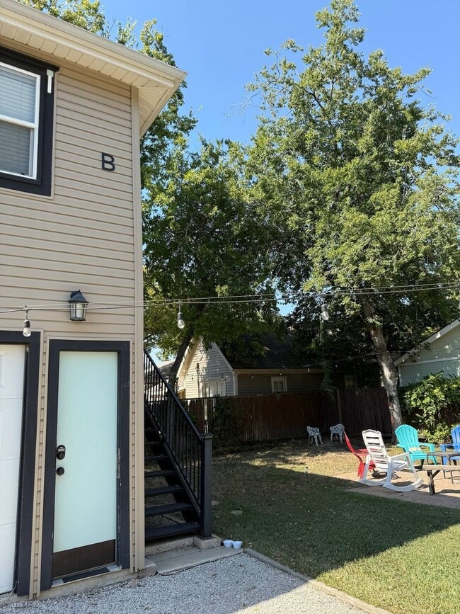 Foto del edificio - 1217 N Austin St
