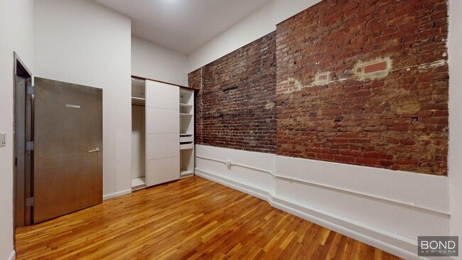 Building Photo - 816 Broadway