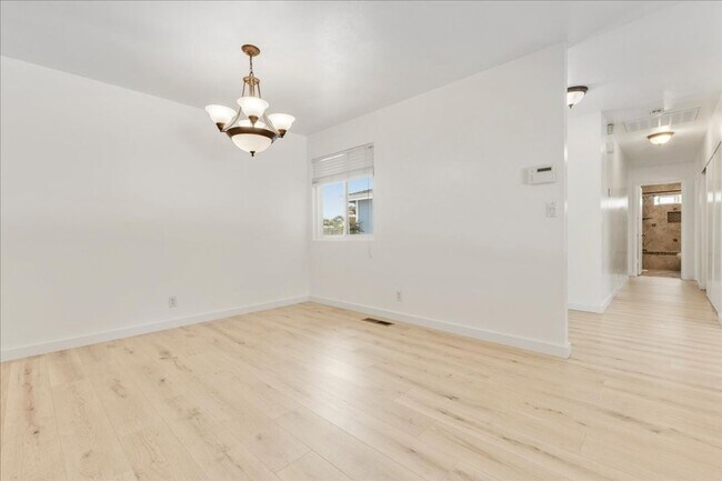 Foto del edificio - Four Bedroom in Oak Hill Oaks
