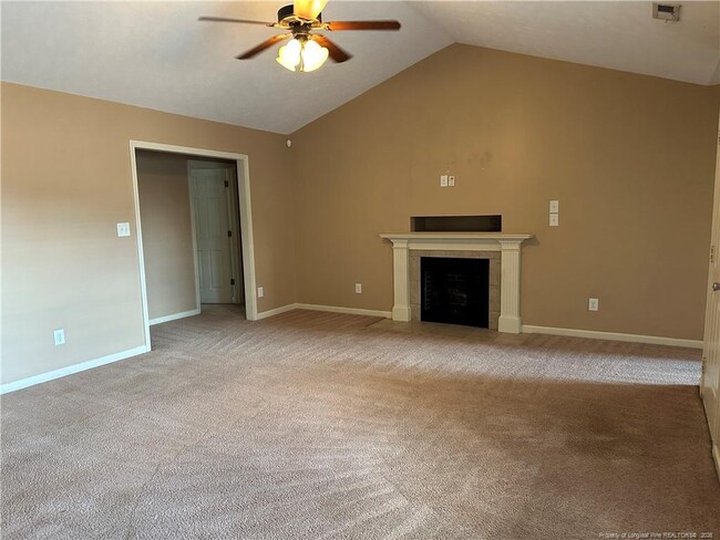 Foto del edificio - 2401 Camp Lejeune Ct