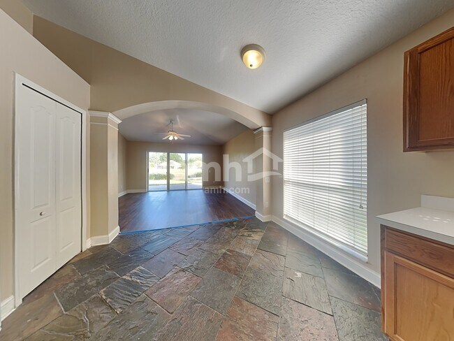 Building Photo - 10412 Soaring Eagle Dr