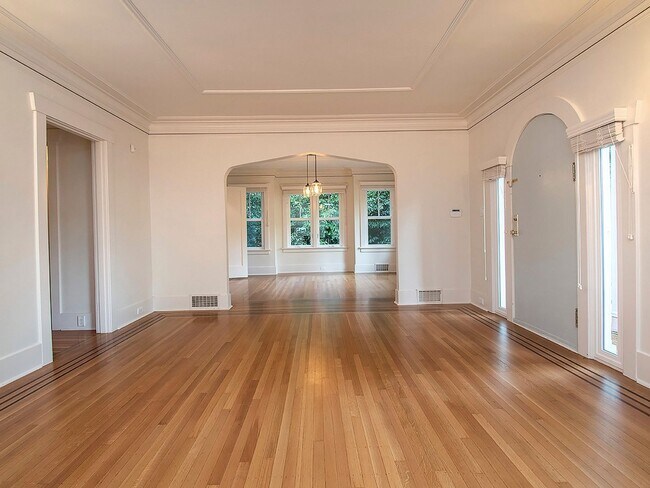 Foto del edificio - 1719 N 128th St