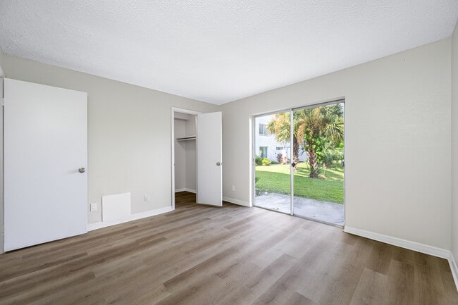 Building Photo - KC Flats