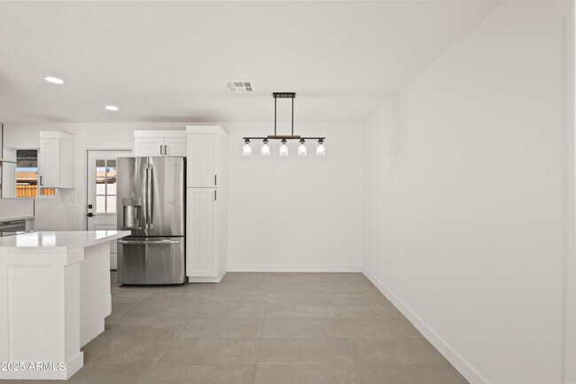 Building Photo - 2056 E Orange St.