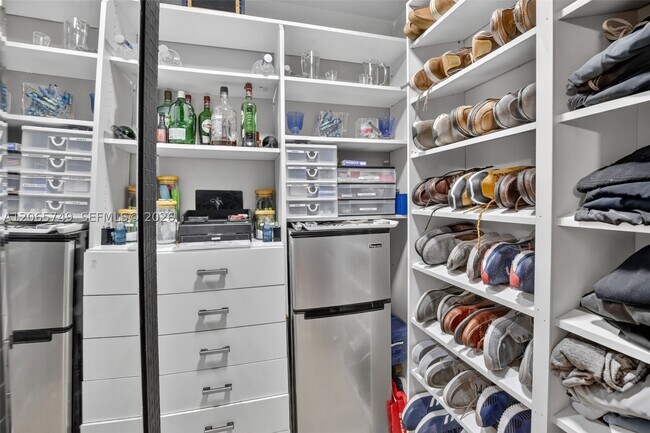 Foto del edificio - 958 Mockingbird Ln