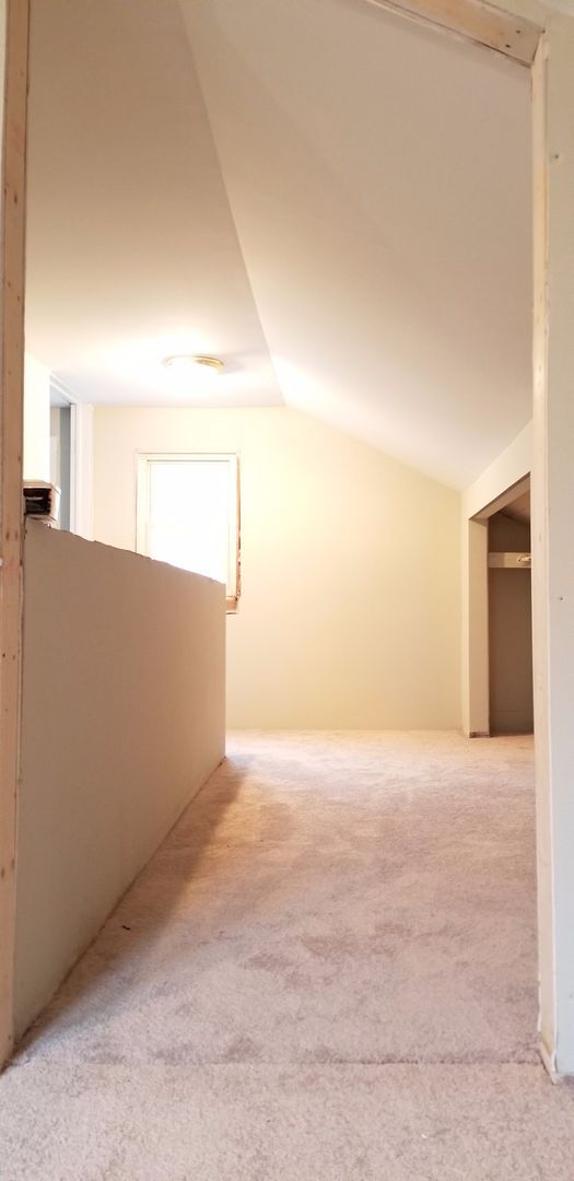 Building Photo - Cozy 3Br 1 Bath Covered Porch and nice Yard