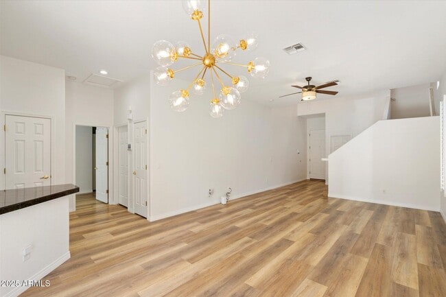 Foto del edificio - 1925 W Olive Way