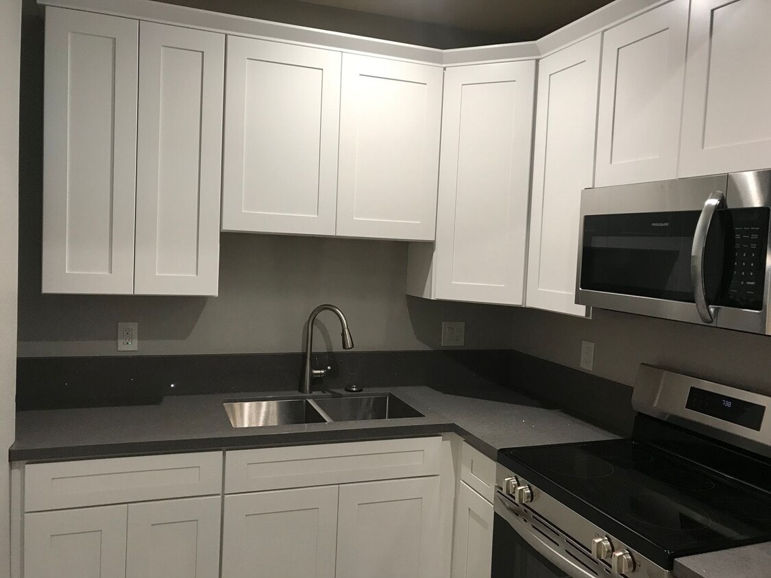 Primary Photo - 433-433 K St