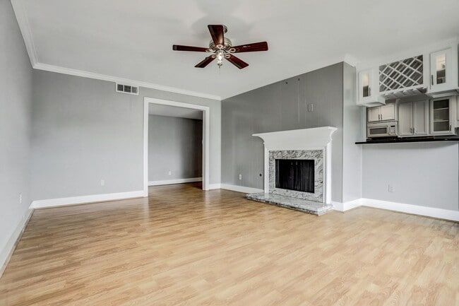 Building Photo - 1502 Freedonia Dr