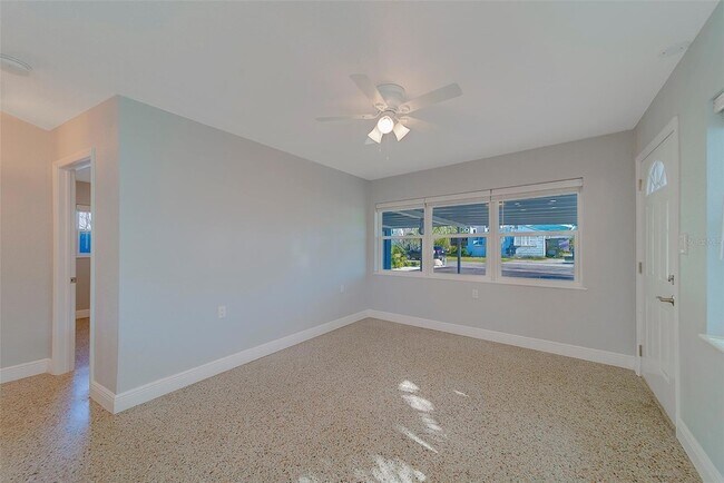 Foto del edificio - 13248 4th St E