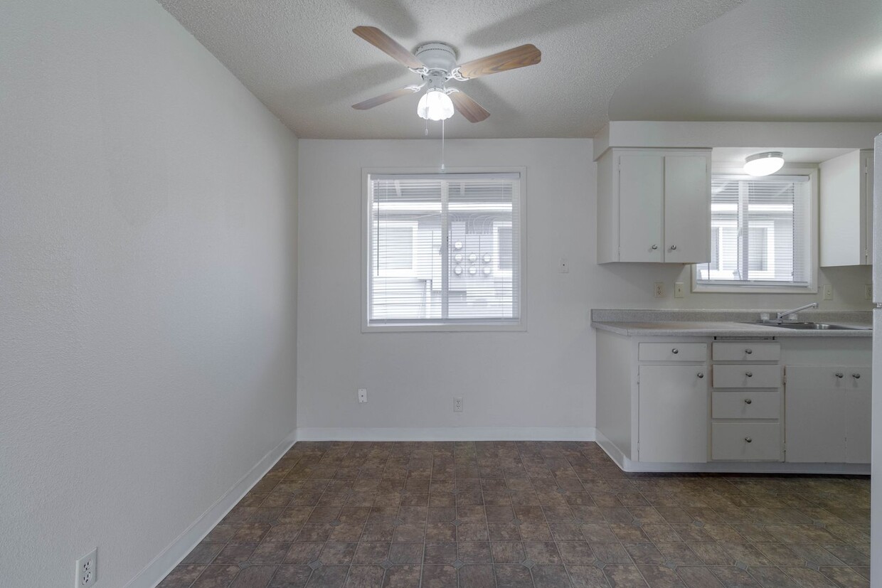 Primary Photo - ** MOVE IN SPECIAL **Charming 2 Bedrooms 1...