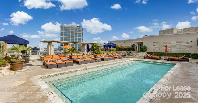 Foto del edificio - 125 W Tremont Ave