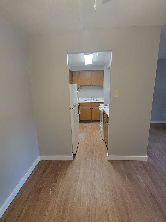 Interior Photo - White Oak Apartments