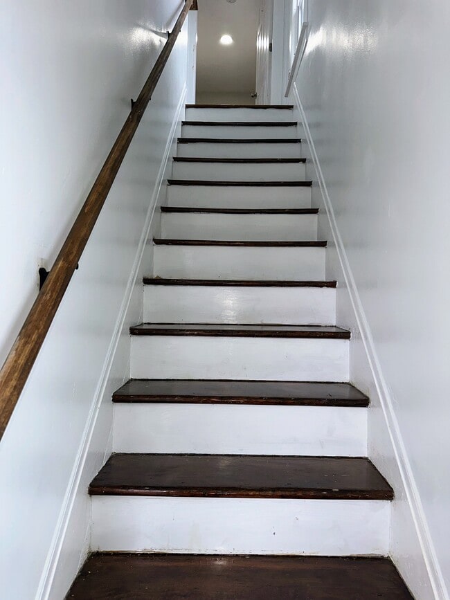 Building Photo - 34 Bulkeley Pl