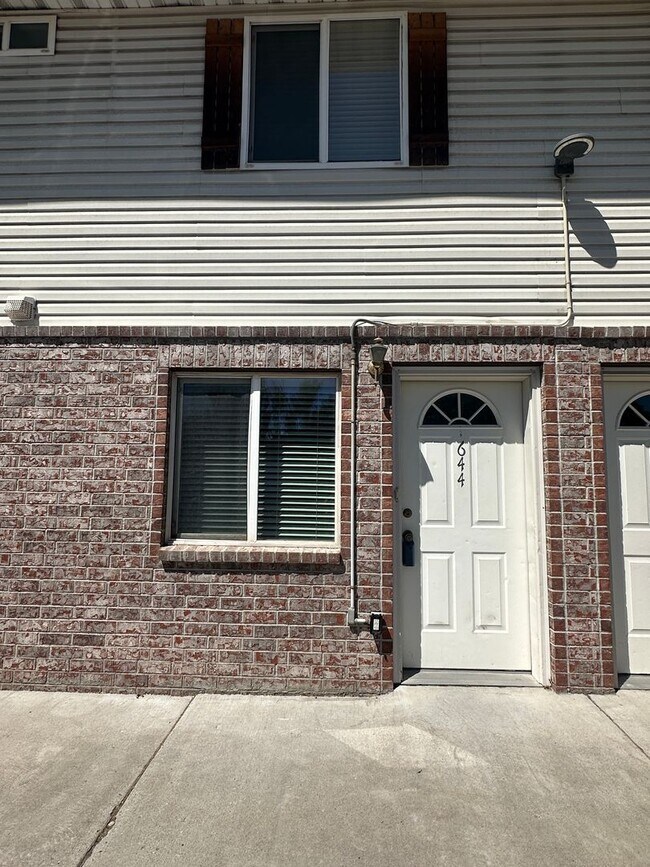 Foto del edificio - 2 Bed, 1.5 Bath Townhome in the Meadows