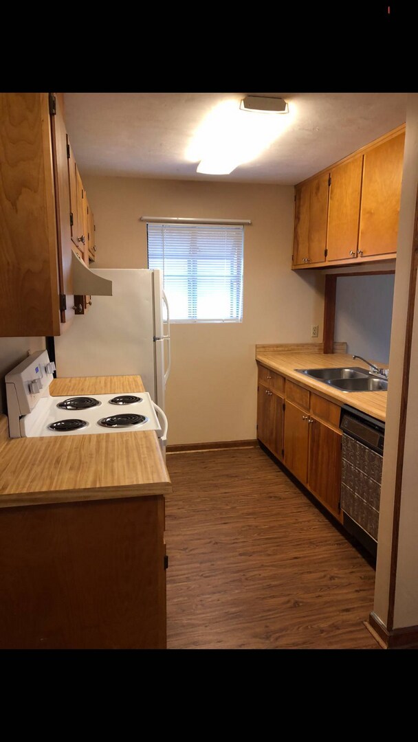 Foto del edificio - Recently Updated 2 Bedroom x 2 Bathroom w/...