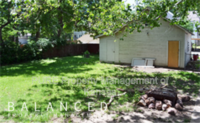 Building Photo - 1617 SW Mulvane St