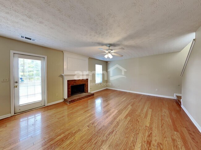 Foto del edificio - 317 Shasta Ln