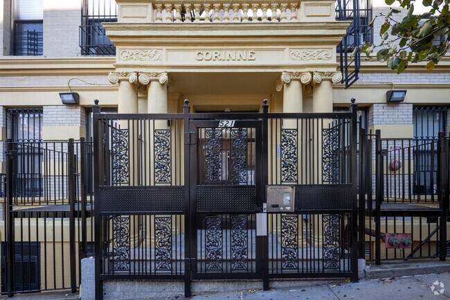 Entrance - 521 W 135th St