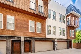 Building Photo - 2318 Stutz Dr