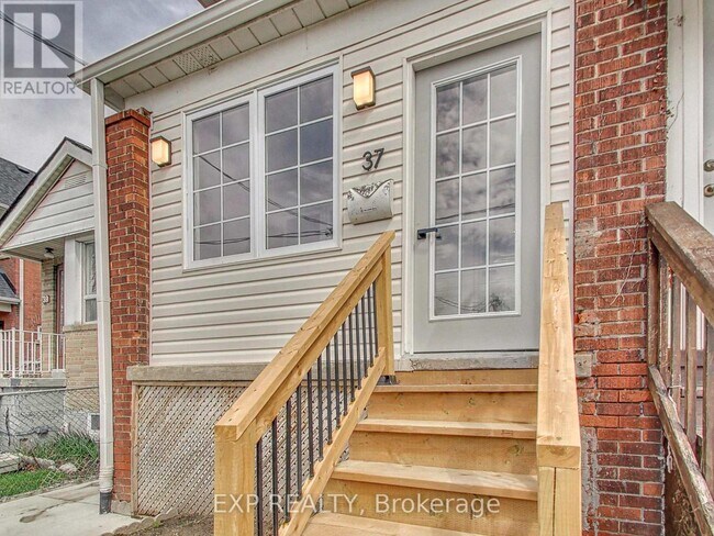 Photo du bâtiment - 37 Gilbert Ave