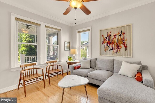 Foto del edificio - 821 Elder St NW