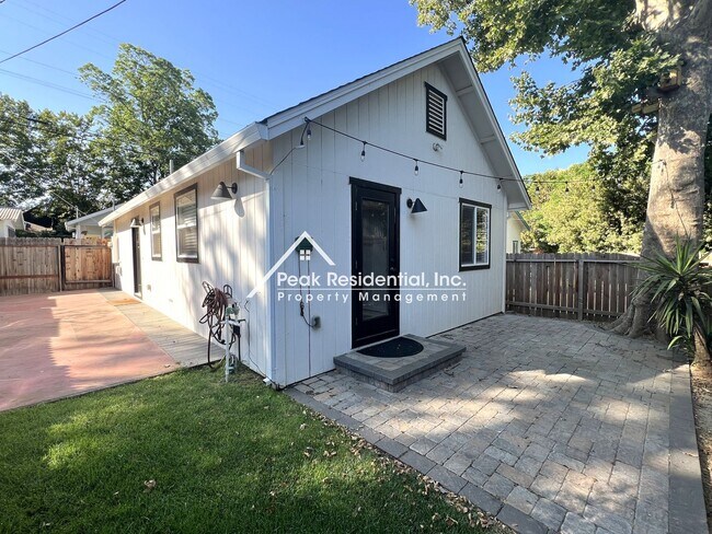 Building Photo - Updated 2bd/1ba Home In Historic Folsom!