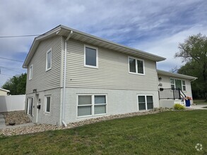 Building Photo - 308 1/2 12th Ave