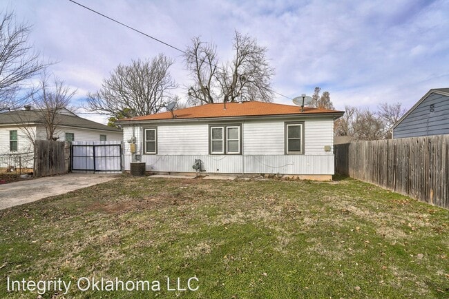 Building Photo - 2 br, 2 bath House - 3224 SW 47th St.
