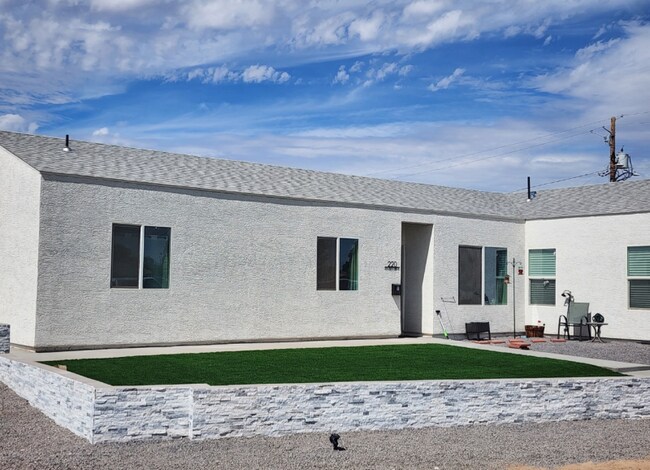 Foto del edificio - 220 4th Ave E