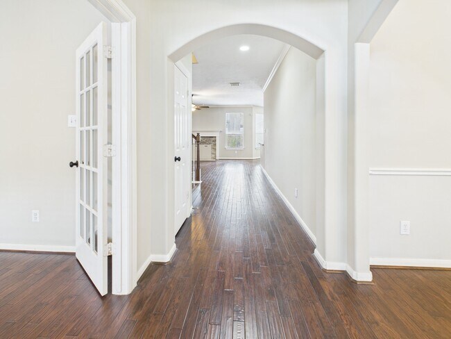 Foto del edificio - 5006 Fern Garden Ct