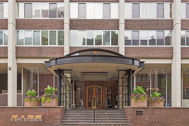 Building Photo - 1 E Schiller St