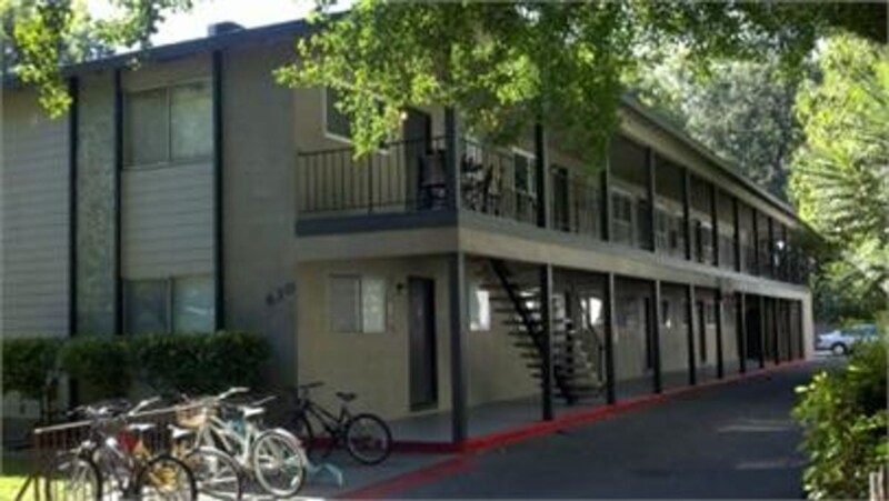 Foto principal - 630 W 4th St