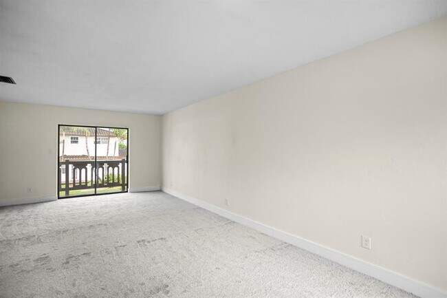 Foto del edificio - 493 NW 43rd St