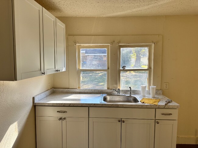 Foto del edificio - 1301 S State Line Ave