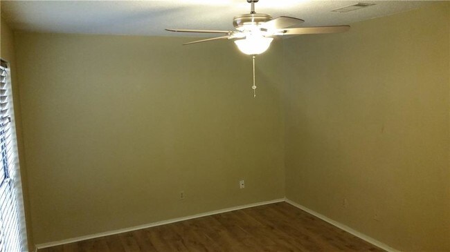 Foto del edificio - 724 Bluebonnet Dr