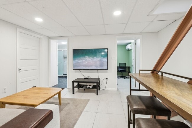 Foto del edificio - 3459 Beechwood Blvd
