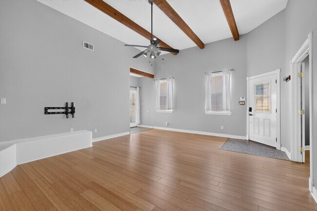 Building Photo - 9715 Larnaca Rd NE