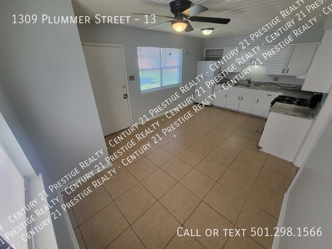 Foto del edificio - 1309 Plummer St