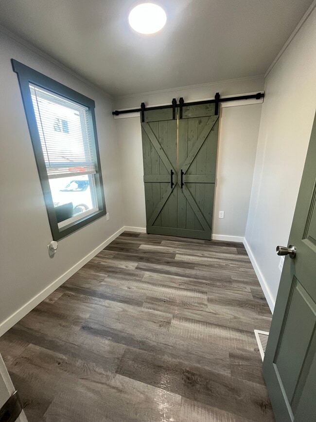 Building Photo - 2045 Dave Buck Rd