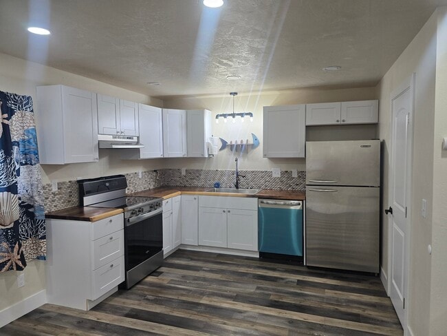 Building Photo - 1332 Heather Ln