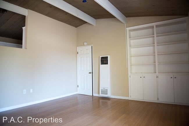 Building Photo - 2 br, 1 bath Apartment - 121 W Arrellaga S...